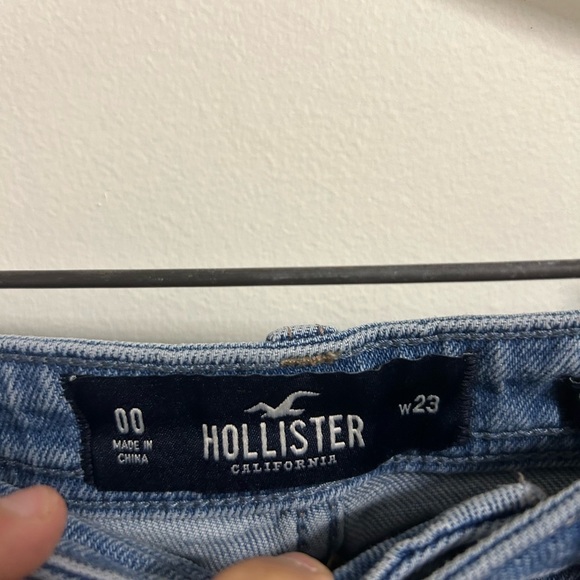 Hollister Ripped Jean Shorts - Picture 3 of 3